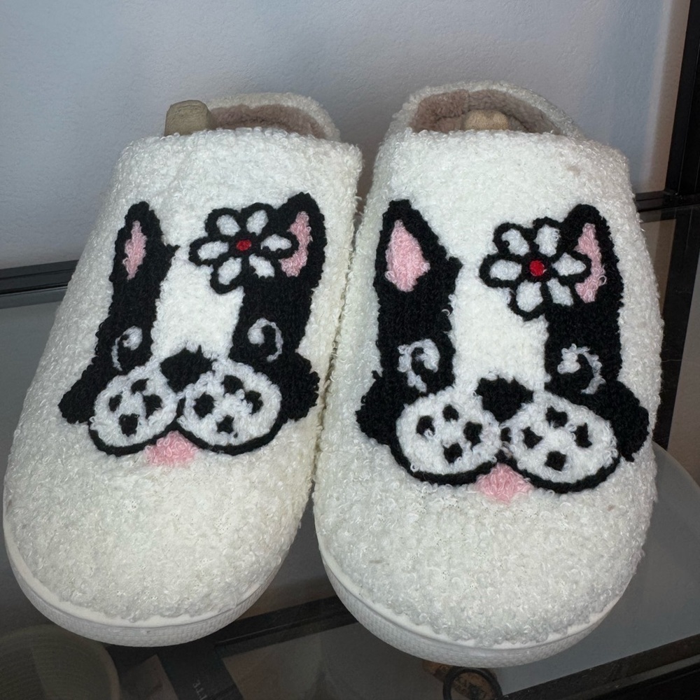 NWT Fuzzy French Bulldog Slippers Women's Size: 8-9 - Picture 4 of 5